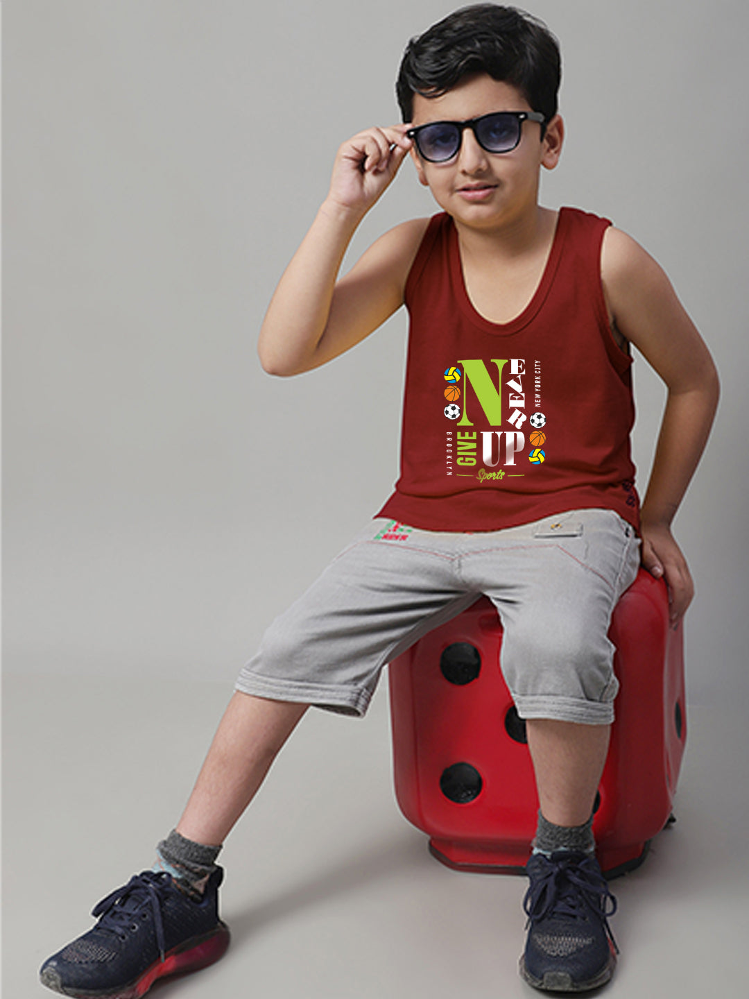 Boys Never Giveup Regular Fit Printed Vest - Friskers
