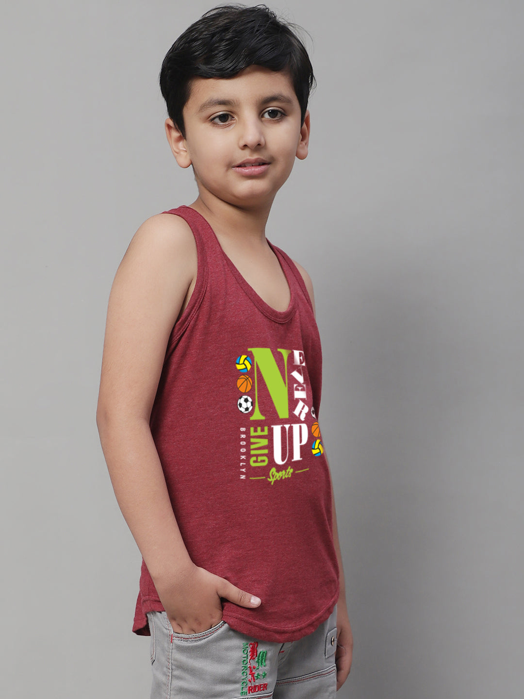 Kids Never Giveup printed Regular Fit Vest - Friskers