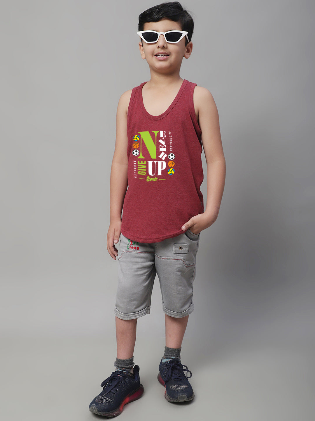 Kids Never Giveup printed Regular Fit Vest - Friskers