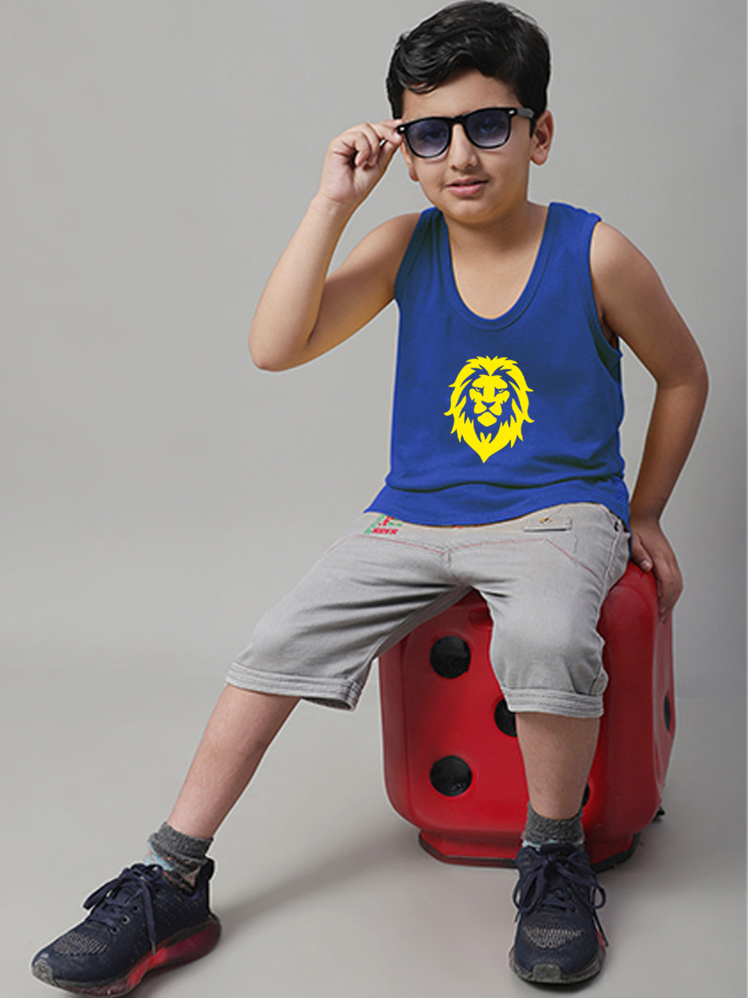 Boys Lion Printed Regular Fit Vest - Friskers