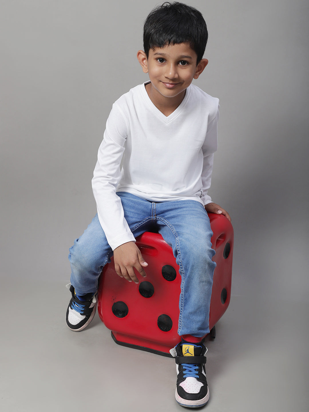 Classic Full Sleeves V-Neck Solid 2-7Y Kids T-Shirt - Friskers