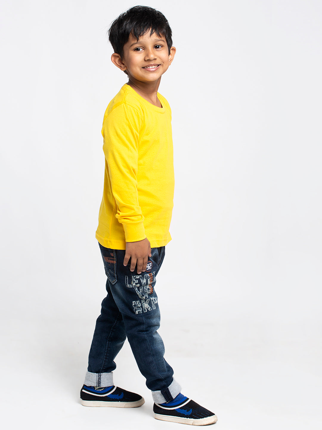Boys Solid Pure Cotton Regular Fit T-Shirt - Friskers