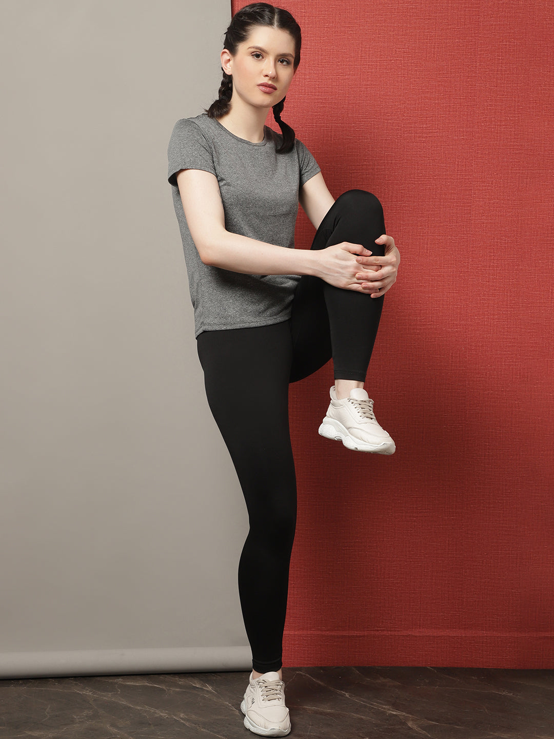 Women Round Neck Short Sleeves Slim Fit Running T-shirt - Friskers