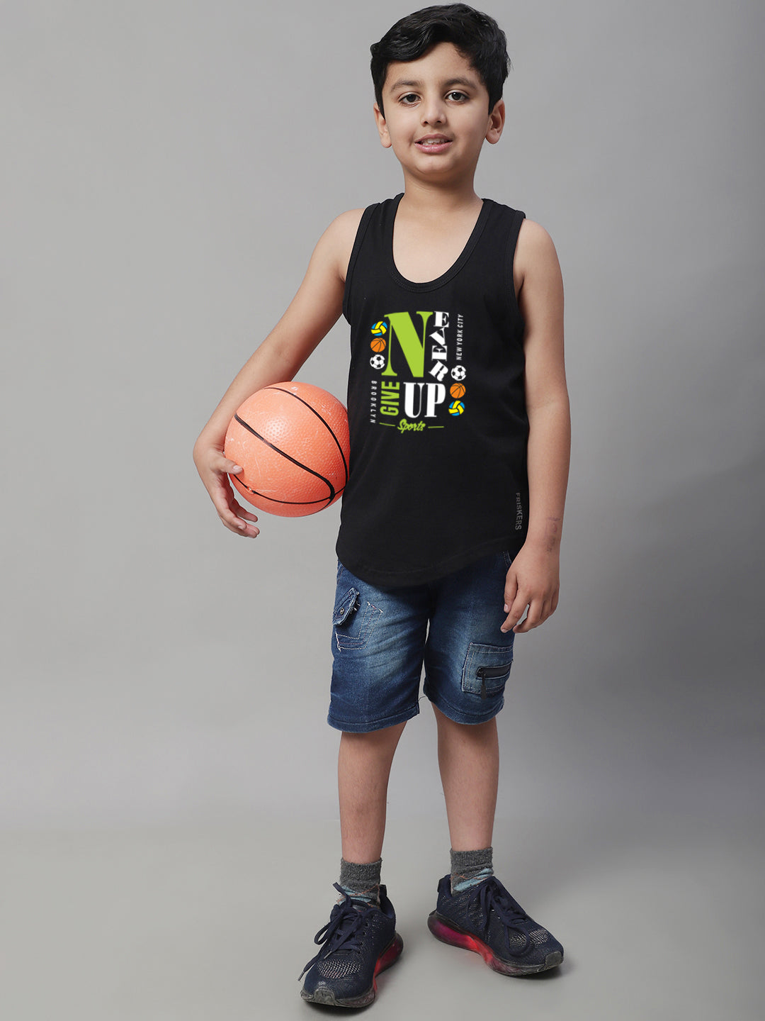 Kids Never Giveup printed Regular Fit Vest - Friskers