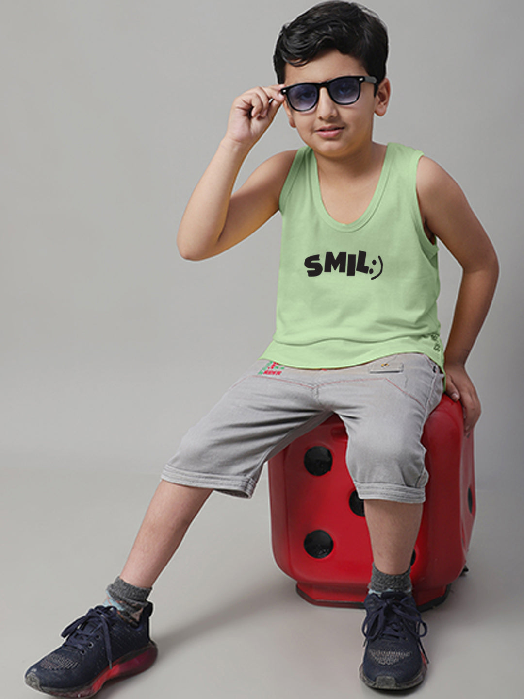 Boys Smile Regular Fit Printed Vest - Friskers